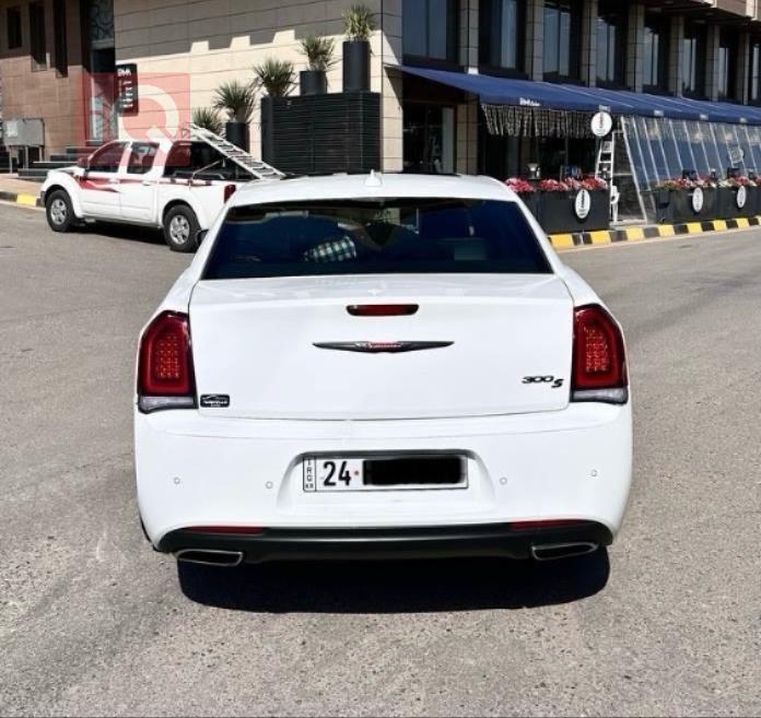 کرایسلەر 300